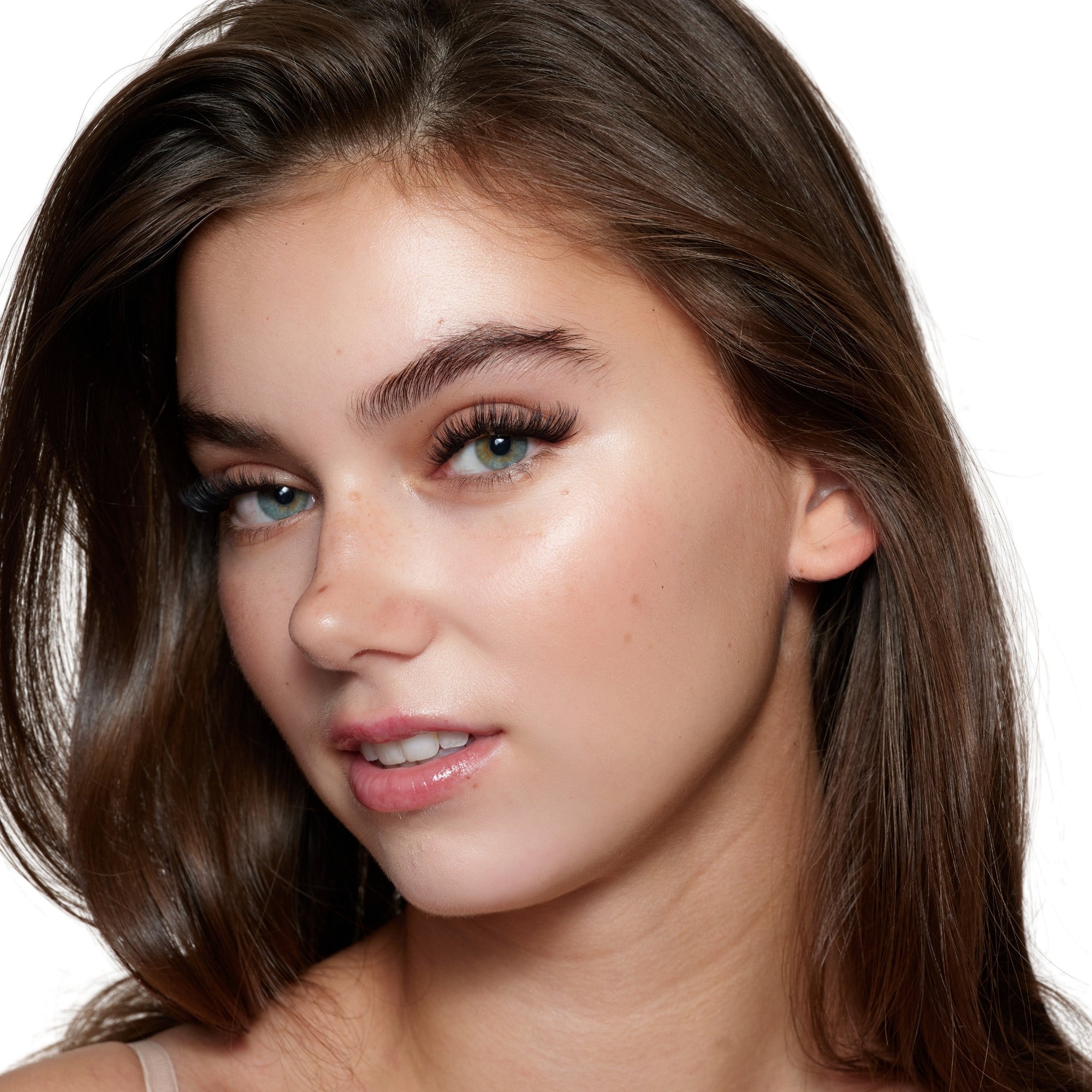 Feathered Volume Pre-Glued Lashes